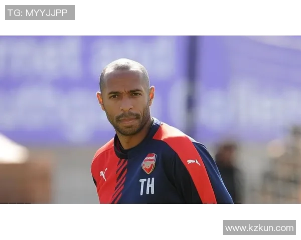 足球传奇亨利的时尚穿搭解析引领潮流风向标 足球传奇亨利的时尚穿搭解析引领潮流风向标